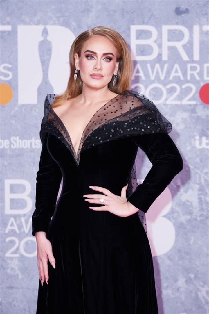 
Adele Suffering From A Nerve Condition That Affects Her Walking 