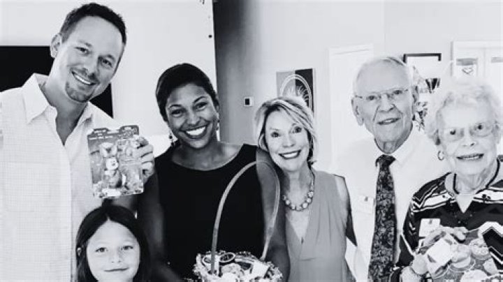 Mika Kleinschmidt Parents Thomas and Yolanda Are Proud Americans